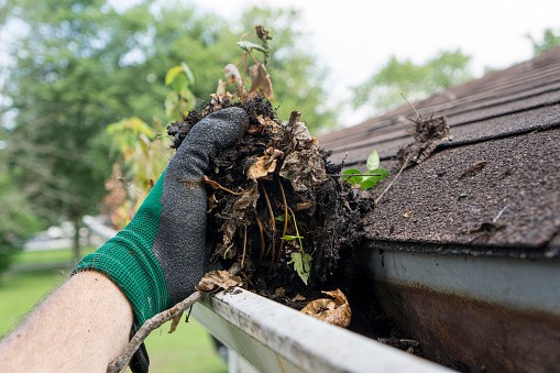 Roof Maintenance clean gutters oshkosh